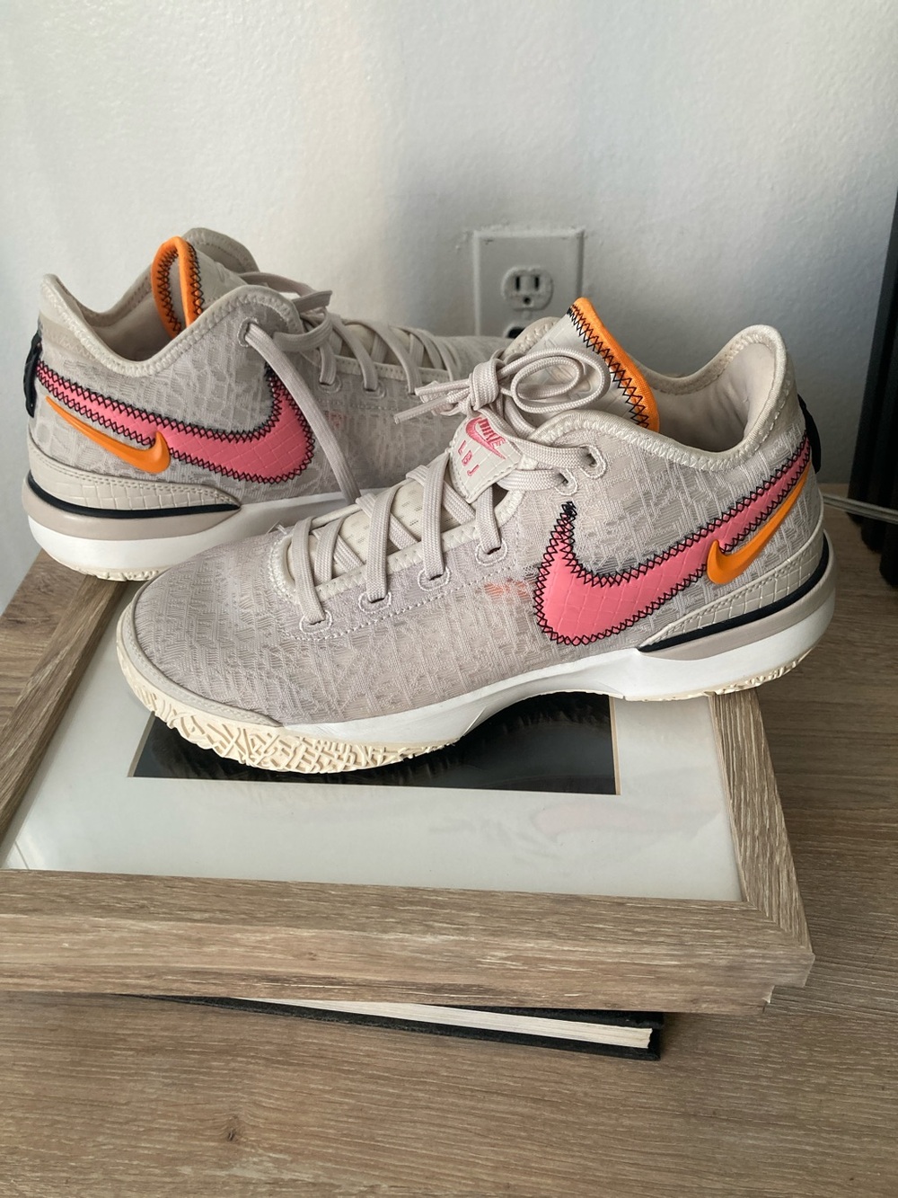 Nike Beige and Orange Accent Low-Top Sneakers - Picture 7 of 7